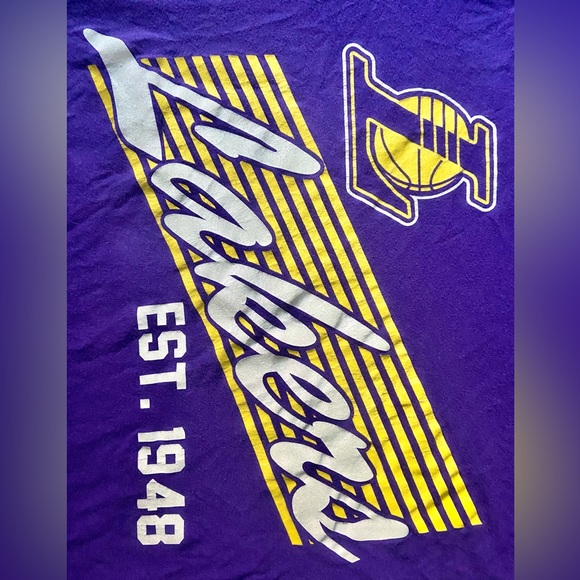 NBA Lakers t-shirt, mens but it’s a t-shirt so unisex works. - Picture 5 of 7